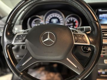 Fotografie 17 des Mercedes-Benz E 220 BlueTEC 9G-TRONIC