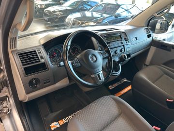 Volkswagen T5 *CAMPER*KÜCHE*BETT(aufklappbar)*ESSTISCH*AHK*