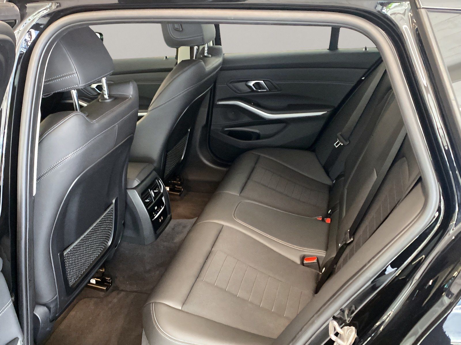 BMW 320i Touring Navi AHK PDC Sportsitze foto 6