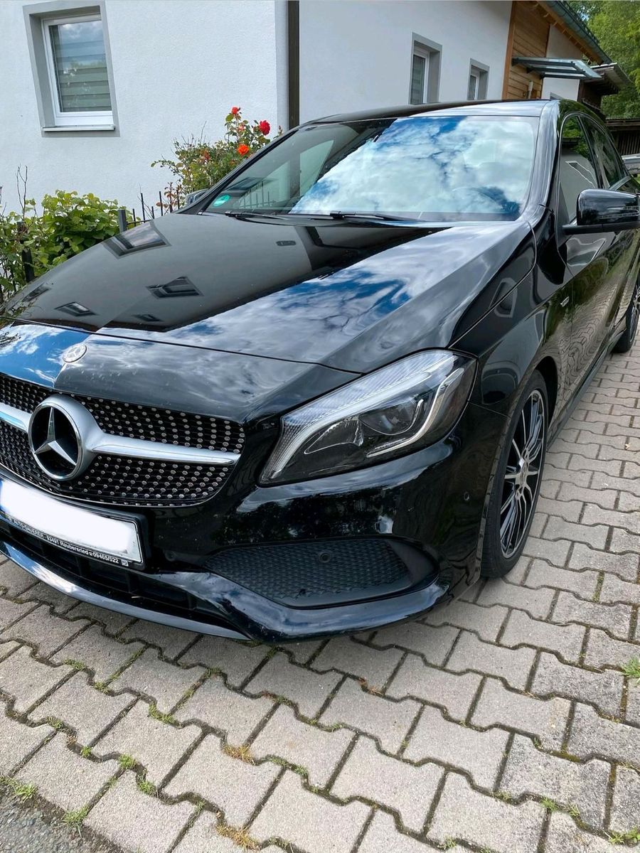 MERCEDES-BENZ Mercedes Benz A200 AMG Line