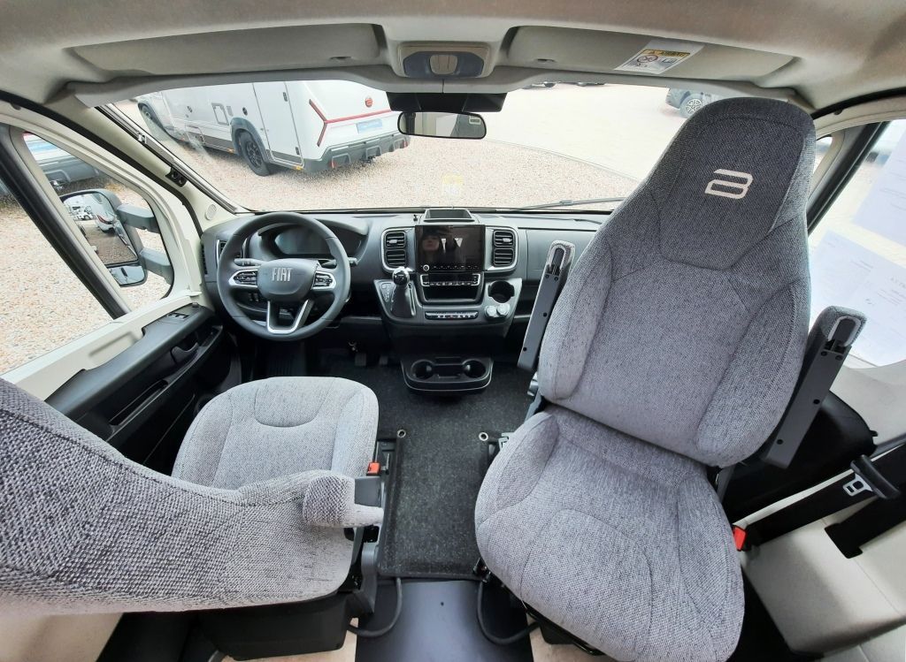 Fahrzeug Übersicht 21 Fahrzeugabbildung Bürstner Signature SFT 7.4 Verfüg./Sparen Sie 9.888,- €