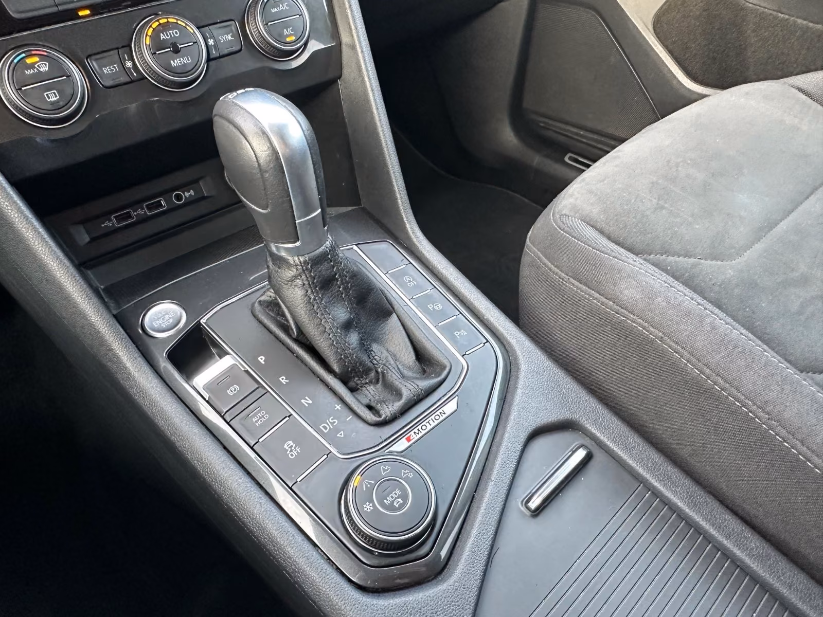 Volkswagen Tiguan Allspace 2.0 TDI R-Line/Auto./LED/Kamera