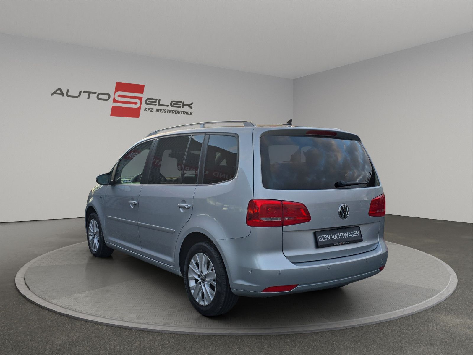 Fahrzeugabbildung Volkswagen Touran Life/DSG/Rückfahrkamera/Automatik/AHK