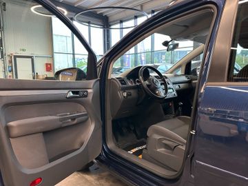 MYAUTOCENTER – Gebraucht- und Jahreswagen mit Werkstattservice in Pfaffenhofen Volkswagen Touran Comfortline *7-SITZER*2-ZONEN*TEMPO*