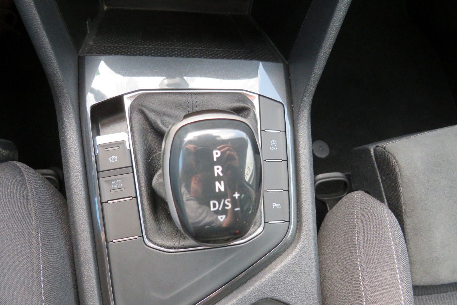 Fahrzeugabbildung Volkswagen Tiguan Life DSG AHK KAMERA ACC PDC SITZH. NAVI 1