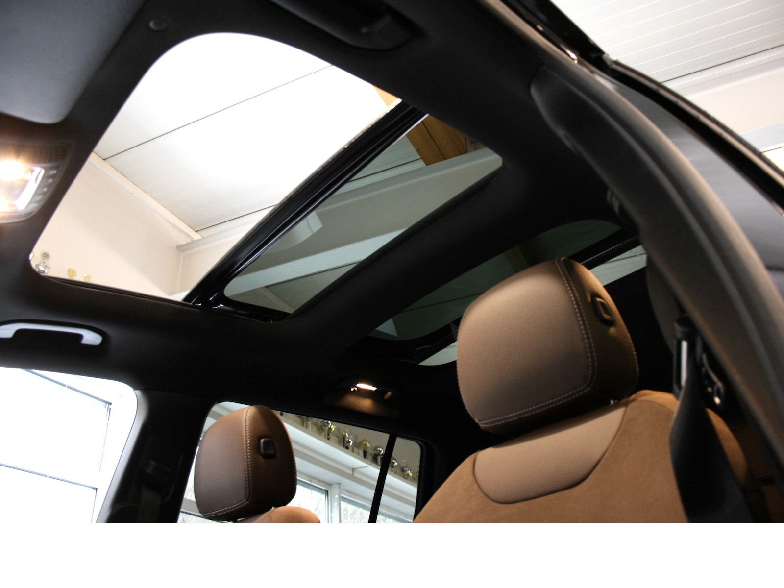 Fahrzeugabbildung Mercedes-Benz GLB 180 AMG Line Plus *Panorama-Dach*Totwinkel*