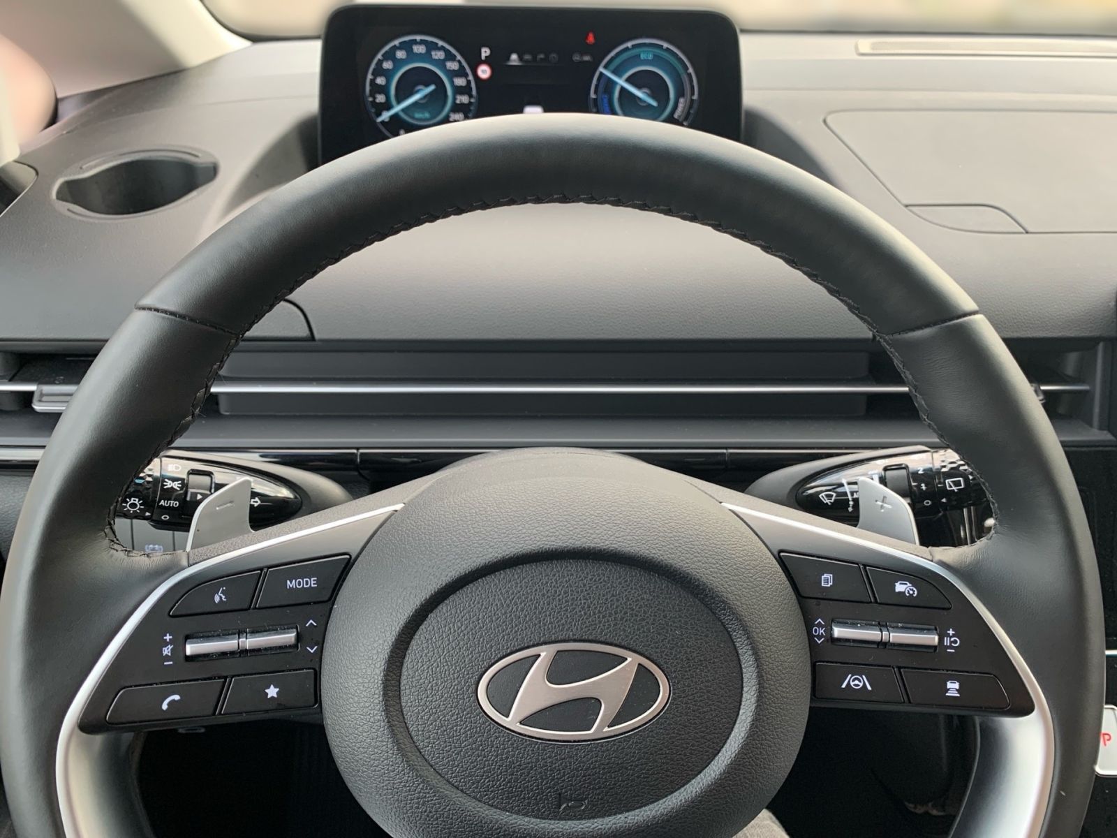 Fahrzeugabbildung Hyundai STARIA 1.6 T-GDI Hybrid Trend 9-Sitzer Navi Allw