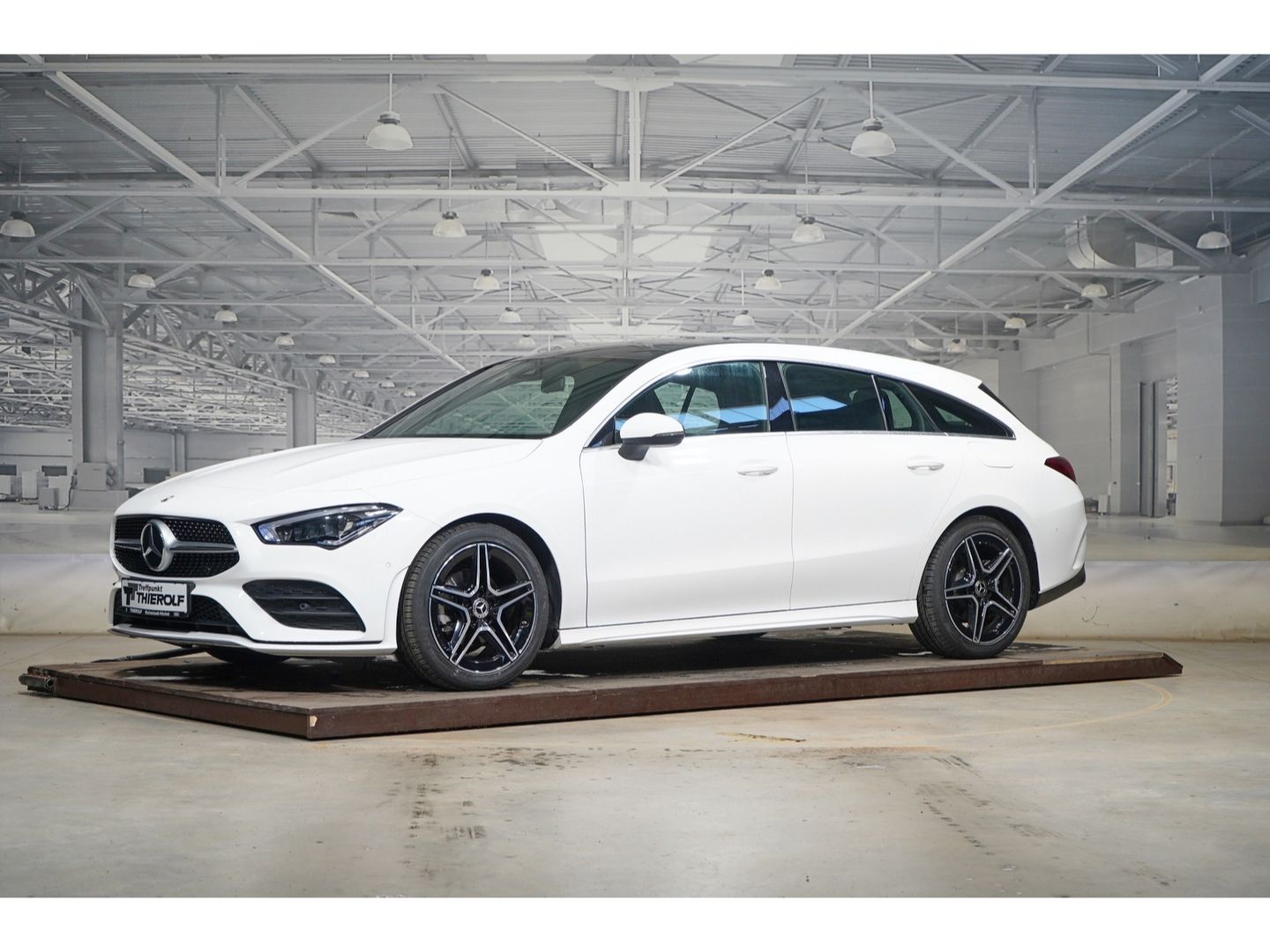 MERCEDES-BENZ CLA 180 Shooting Brake AMG Line Pano Kamera
