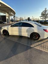 Mercedes-Benz CLA 45 AMG Mercedes-AMG CLA 45 4MATIC DCT Me... - Mercedes-Benz CLA 45 AMG von privat