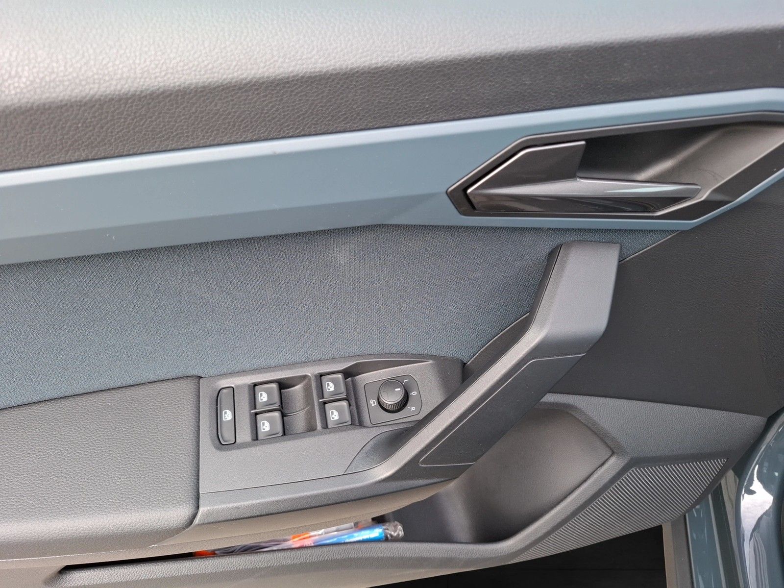 Fahrzeugabbildung SEAT Arona TSI Style LED Navi VC ACC RFK SHZ