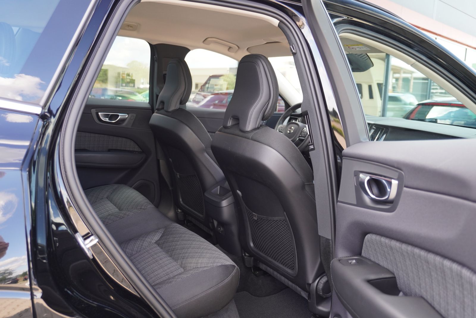 Volvo XC60 Core 2WD/Kamera/Navigation/LED/Virtual/DAB/ foto 18