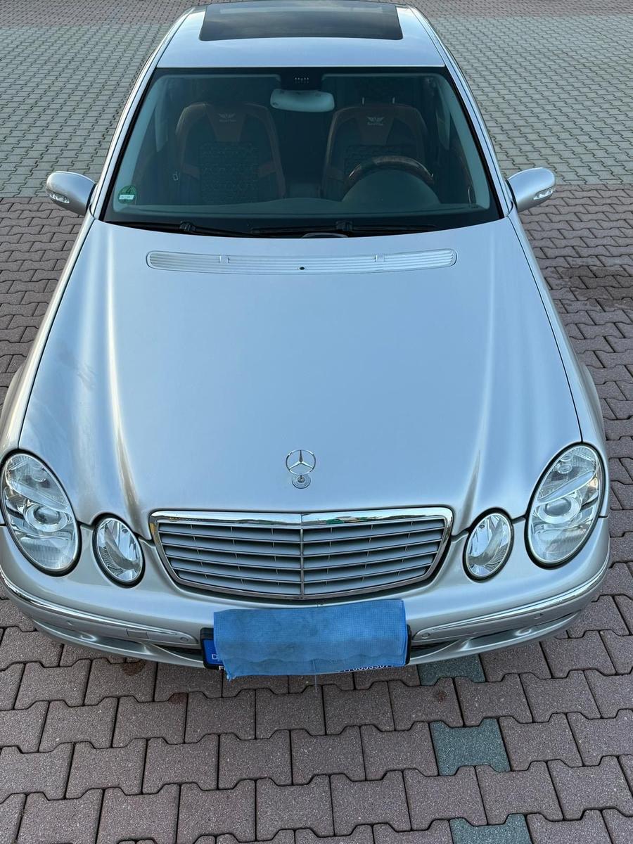 Mercedes-Benz E 200