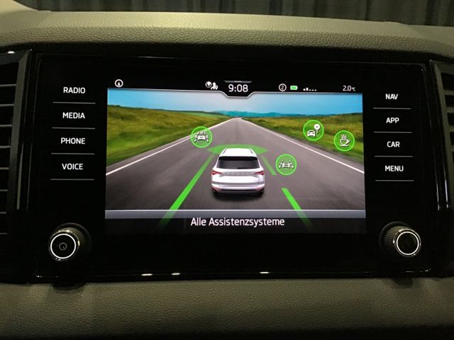 Fahrzeugabbildung Skoda Karoq Selection 1.5TSI DSG/Kamera/SHZ/SmartLink