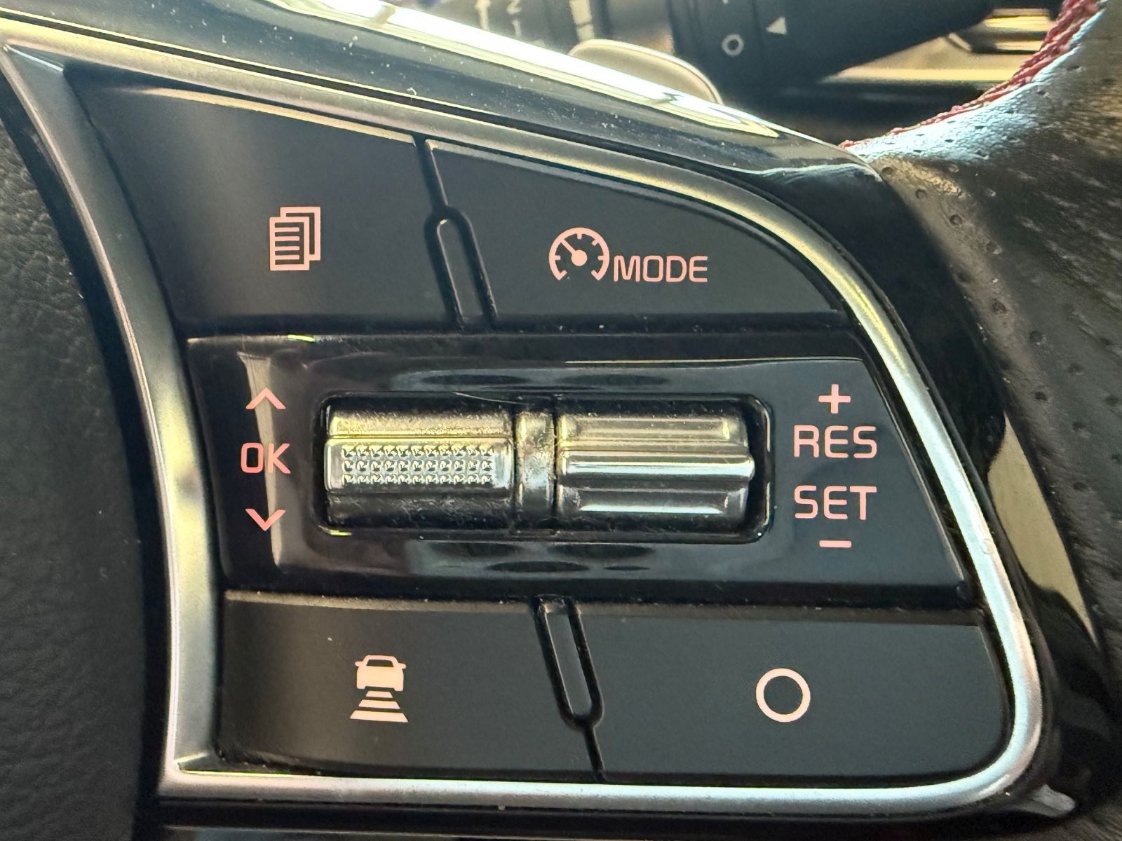 Fahrzeugabbildung Kia Ceed GT 1.6T GT DCT-Navi,Automatik,Klimaauto.