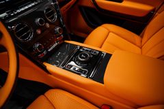 Cullinan BLACK BADGE 2025 BLACK/ORANGE 4 SEATS