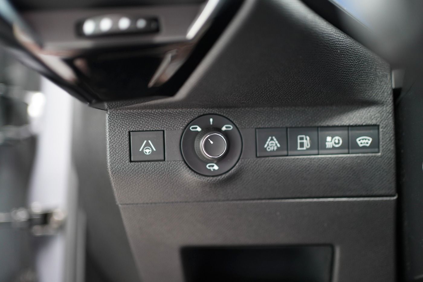 Fahrzeugabbildung DS Automobiles DS7 Crossback E-Tense 4x4 300 Ligne Noire