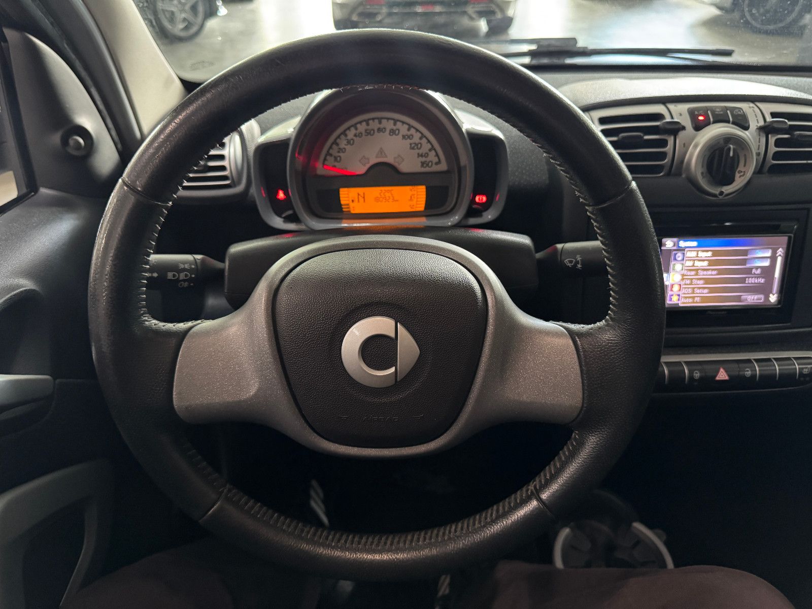 Fahrzeugabbildung Smart ForTwo 1.0 62kW PASSION AUTOMATIK LEDER KLIMA SH