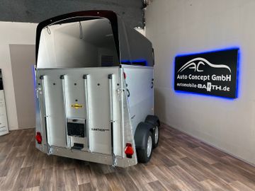 Fahrzeugabbildung Humbaur Xanthos Aero 2400 Black metallic --Lagerwagen--