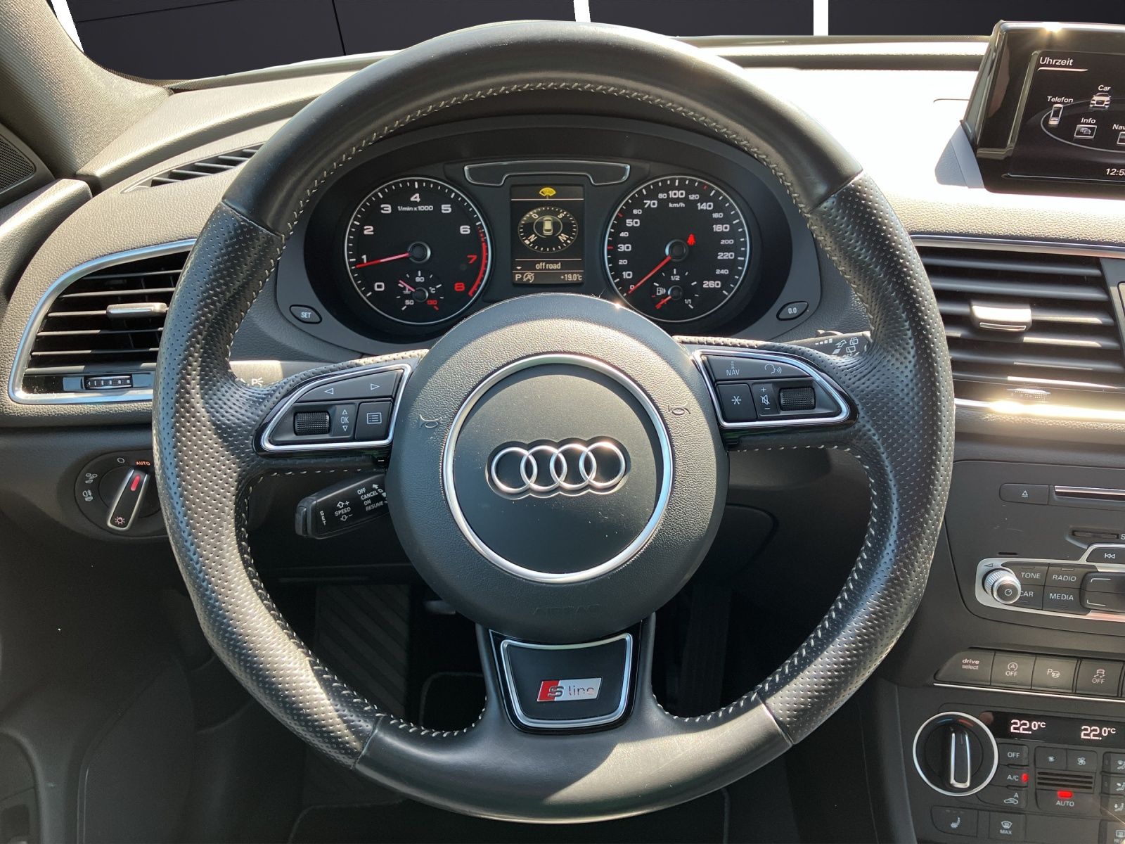 Fahrzeugabbildung Audi Q3 sport quattro S-Line LED Nappa