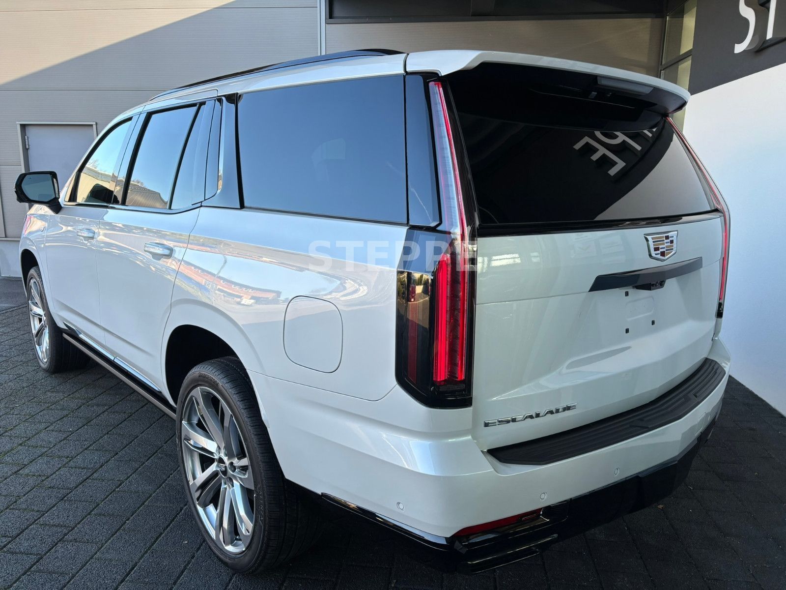 Cadillac Escalade FACELIFT MY26 6.2 V8 Sport Platinum 24"