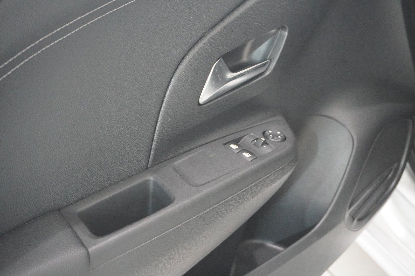 Fahrzeugabbildung Opel Corsa F 1.2 ELEGANCE NAVI/LED/TEMP/PDC/KLIMA/USB
