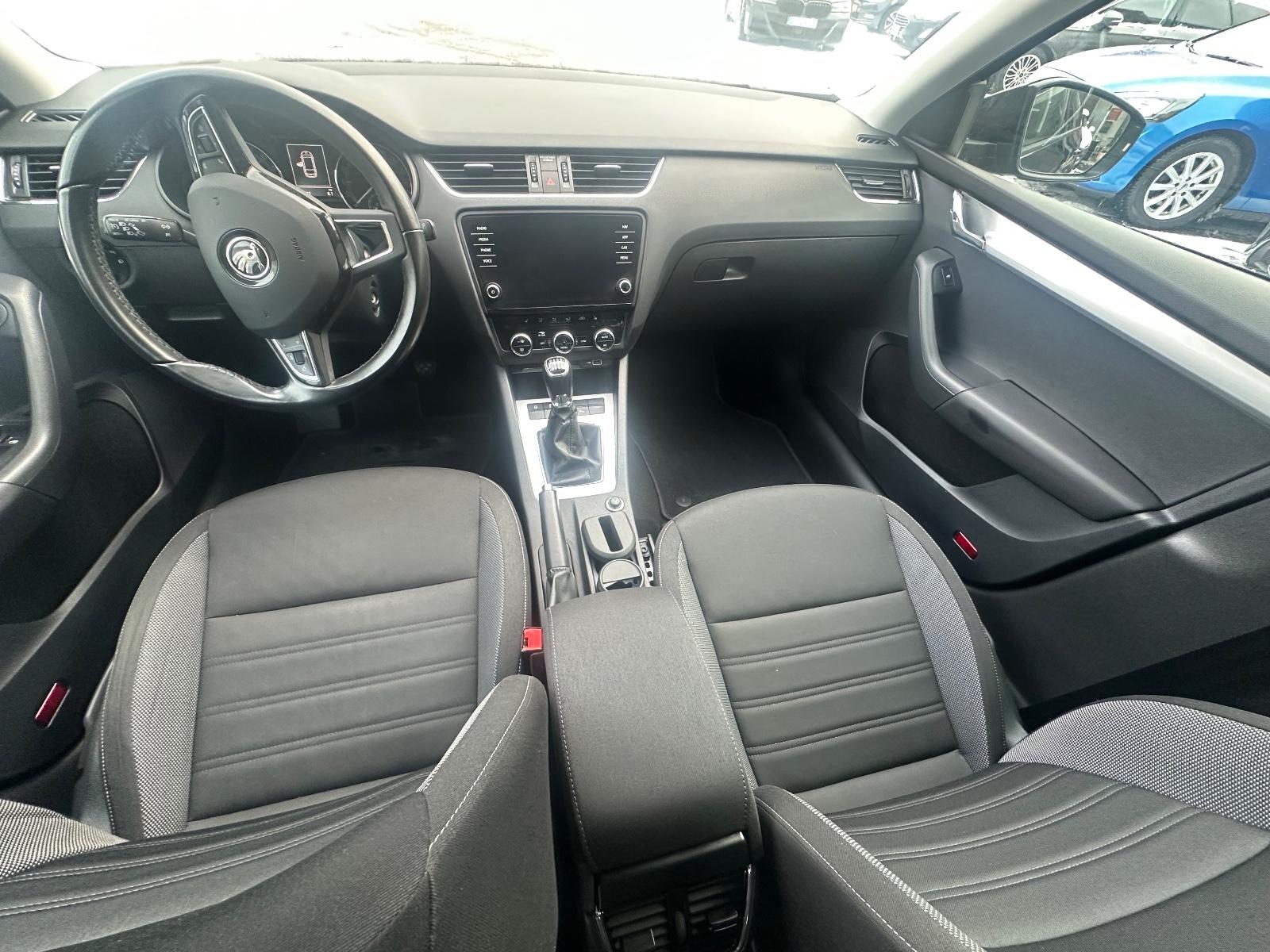 Skoda Octavia Combi Ambition - 1129