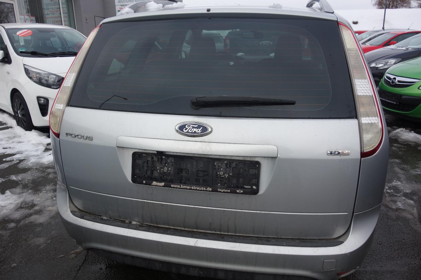 Ford Focus 2010 — photo 8