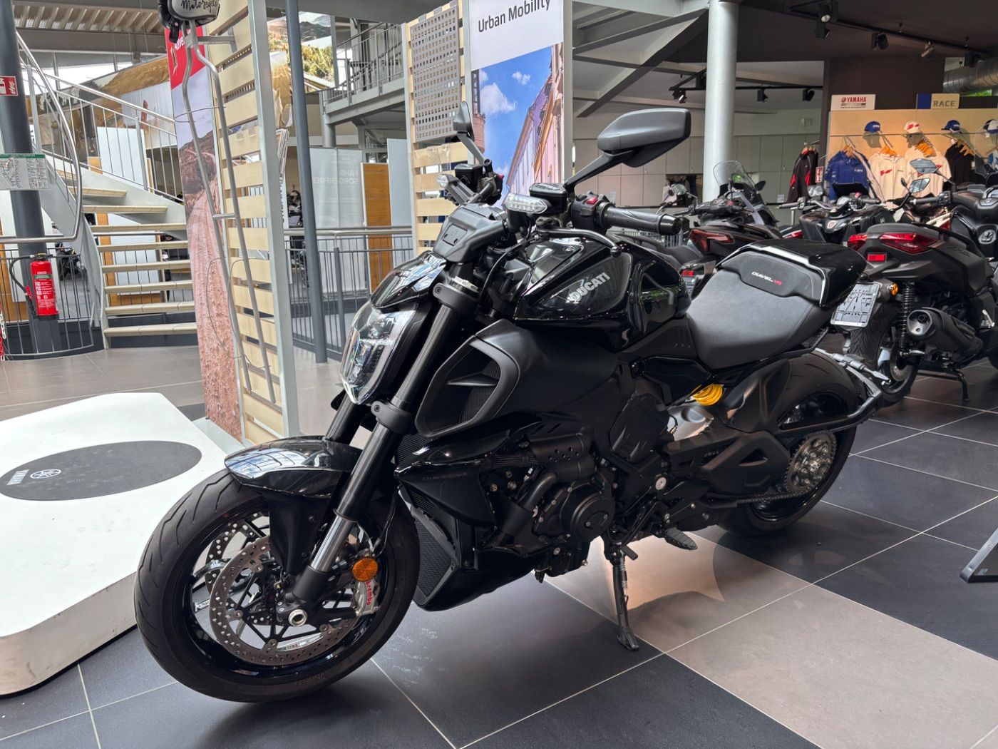Fahrzeugabbildung Ducati Diavel V 4
