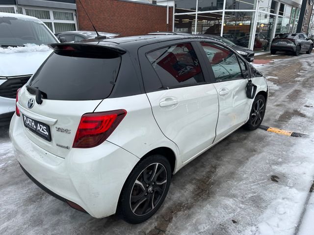 Toyota Yaris Style Hybrid *Unfall*