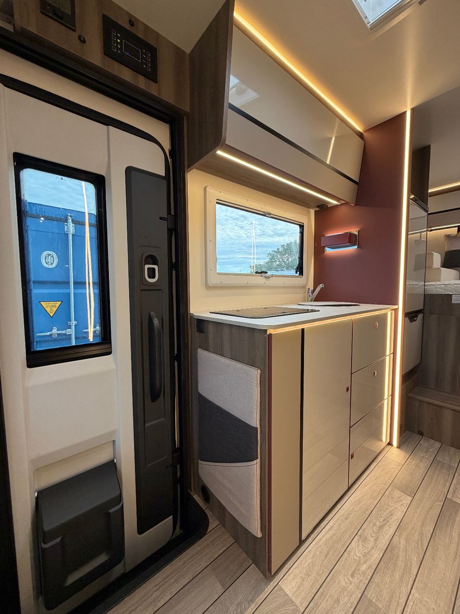 Fahrzeugabbildung Roller Team Kronos 298 TL - Modell 2027