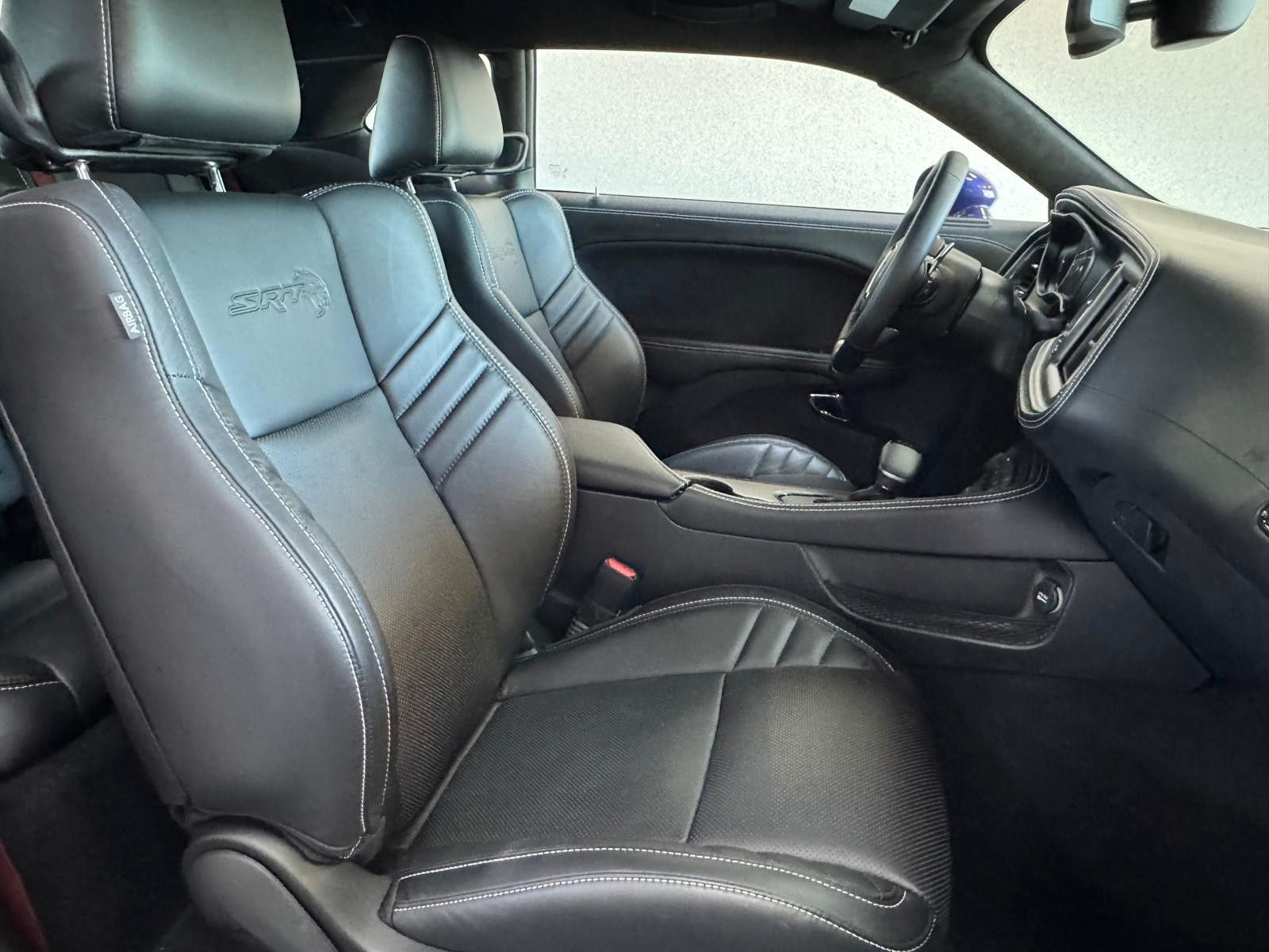 Fahrzeugabbildung Dodge CHALLENGER HELLCAT JAILBREAK-LAGUNA-WAVE CARBON