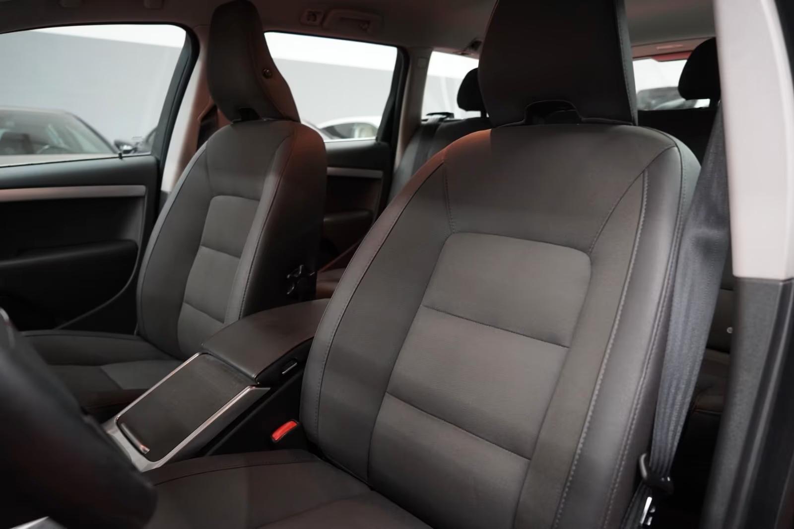 VOLVO V70 1.6D 114 CH KINETIC - 1ERE MAIN - TOIT OUVRANT - GPS - SIEGES CHAUFFANTS - 38 520 KM