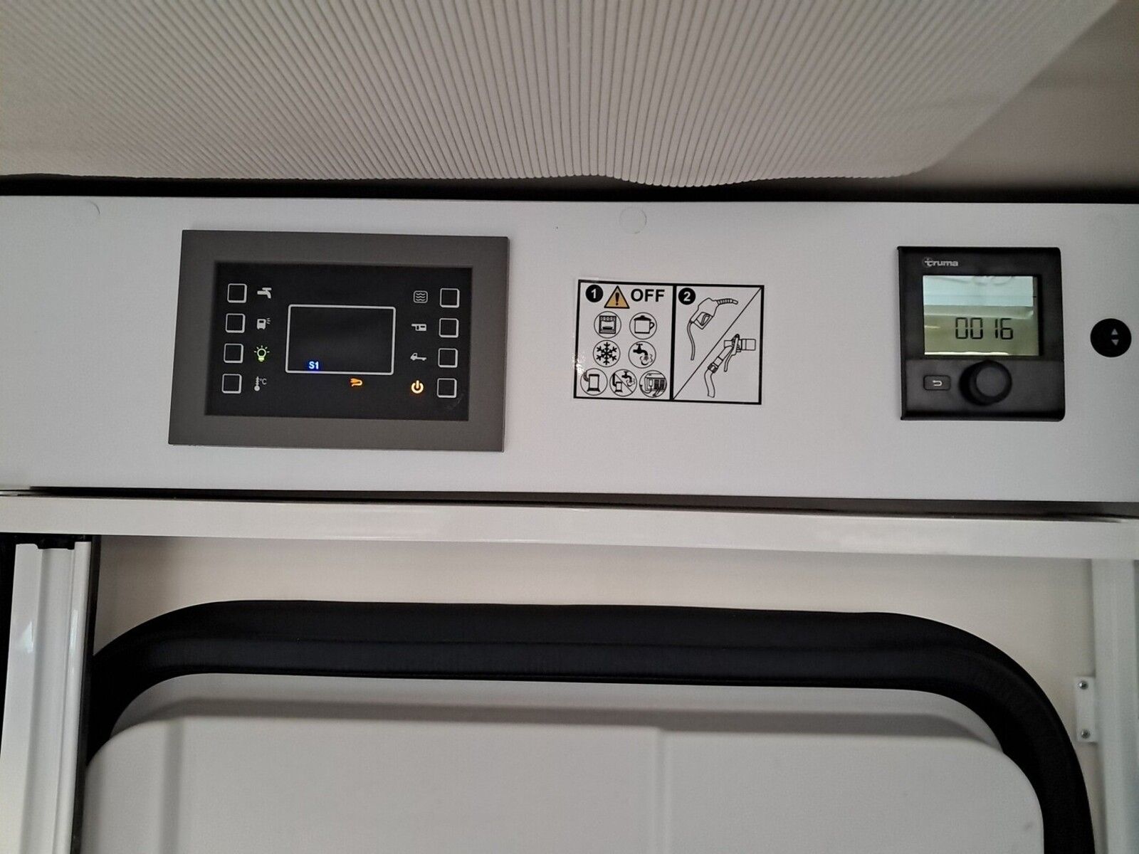 Fahrzeugabbildung Forster T F745 EB LTE,Solar,Markise,Lithium,Hubbett