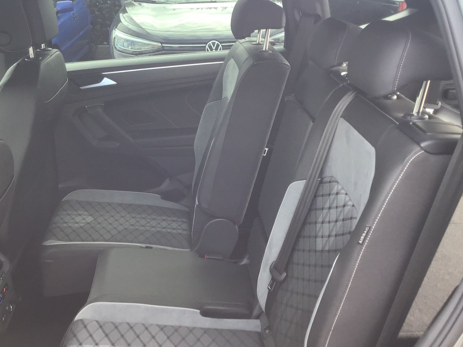 Fahrzeugabbildung Volkswagen Tiguan Allspace R-Line TDI 4M