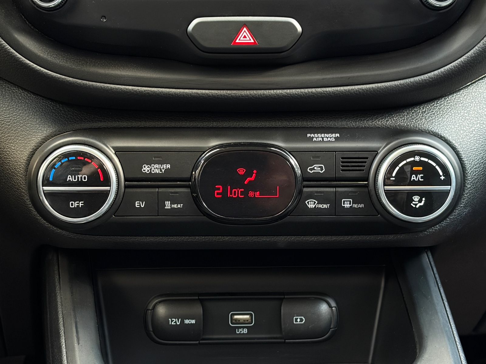 Fahrzeugabbildung Kia e-Soul Edition 39kW LED ACC LKA Kamera CarPlay
