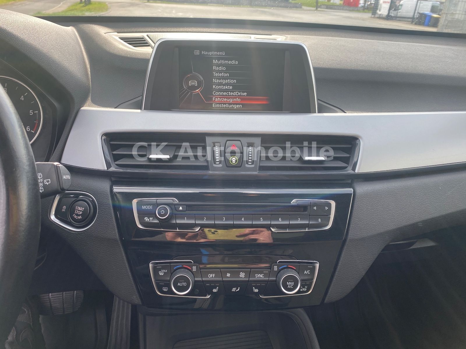 Fahrzeugabbildung BMW X1 xDrive 20d Advantage Autom./Navi/Pano/LED/PDC