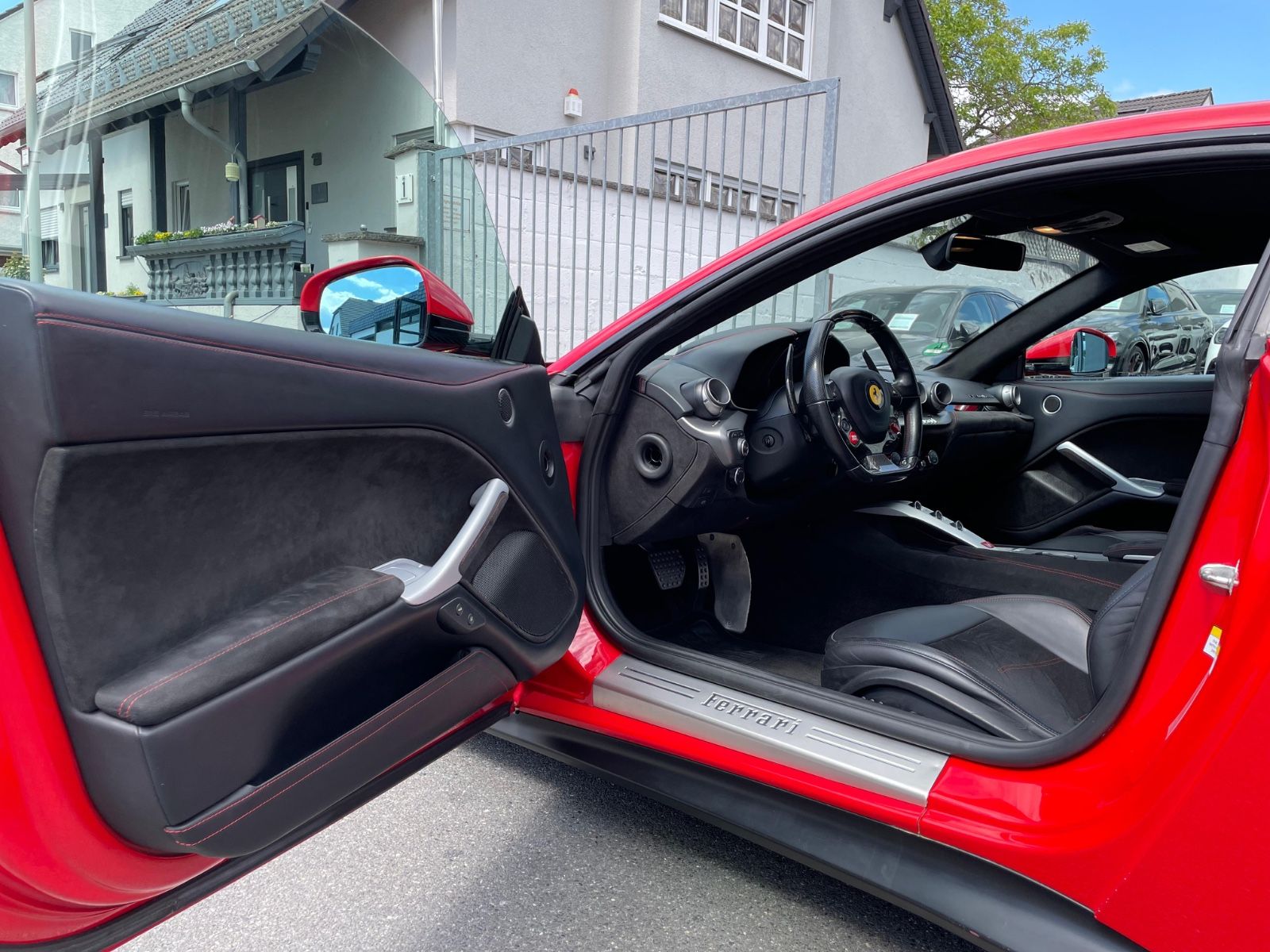 Fahrzeugabbildung Ferrari F12 Berlinetta Novitec |Carbon|LED Lenkrad|Navi|