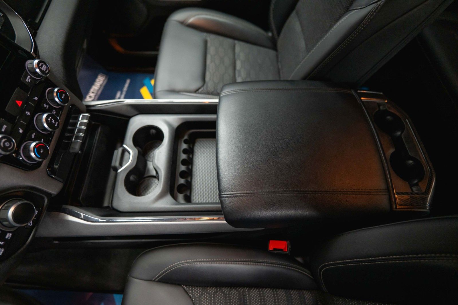 Fahrzeugabbildung Dodge RAM 5.7 V8 HEMI 4x4 Built to Serve AXLE LOCK FOX