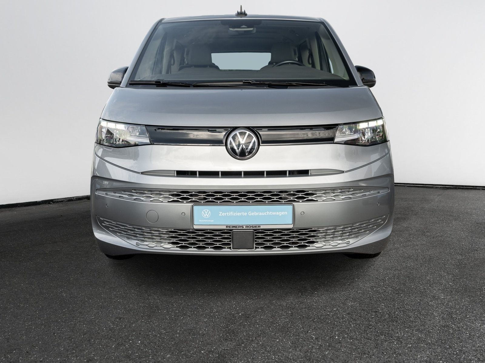 Volkswagen T7 Multivan KÜ 2.0TDI NAVI AHK PLA SHZ 6-SITZE foto 4