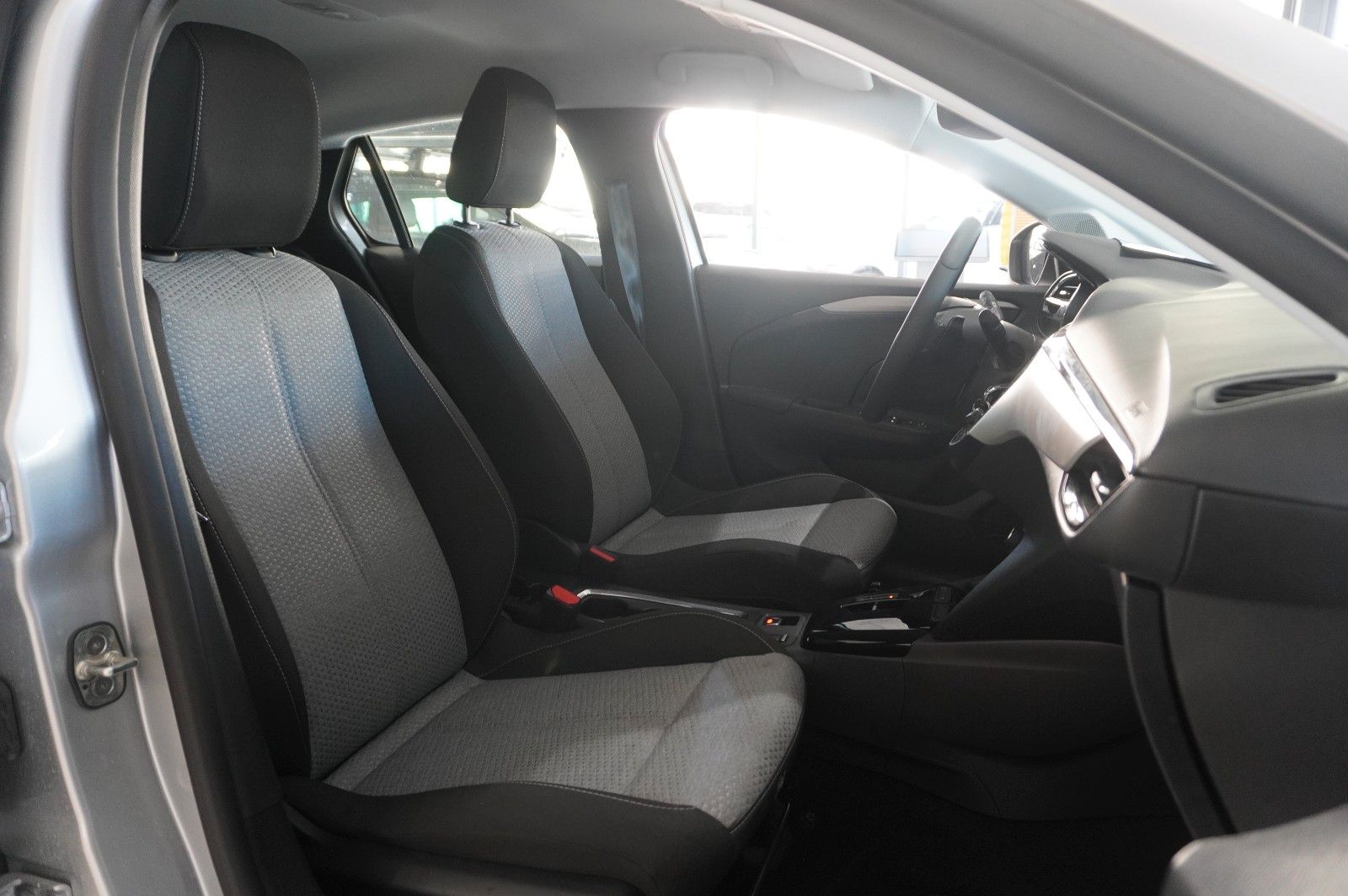 Fahrzeugabbildung Opel Corsa F 1.2T FACELIFT NAVI/LED/VIRT./KAMERA/DAB+