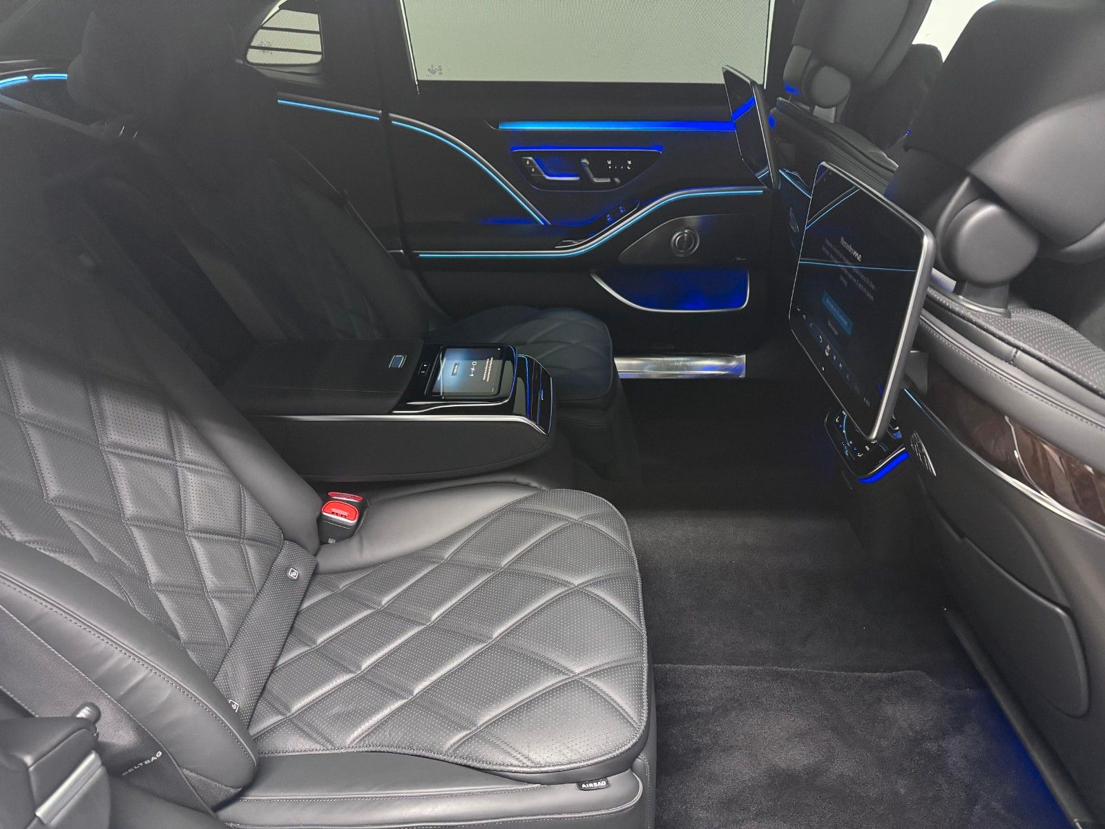 Fahrzeugabbildung Mercedes-Benz S 680 Maybach *Chauffeur*HEADUP*EXECUTIVE*