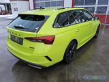 Skoda Octavia 2.0 TDI Combi RS NAVI/KAM/AHK/MATRIX - Skoda Octavia: Grün