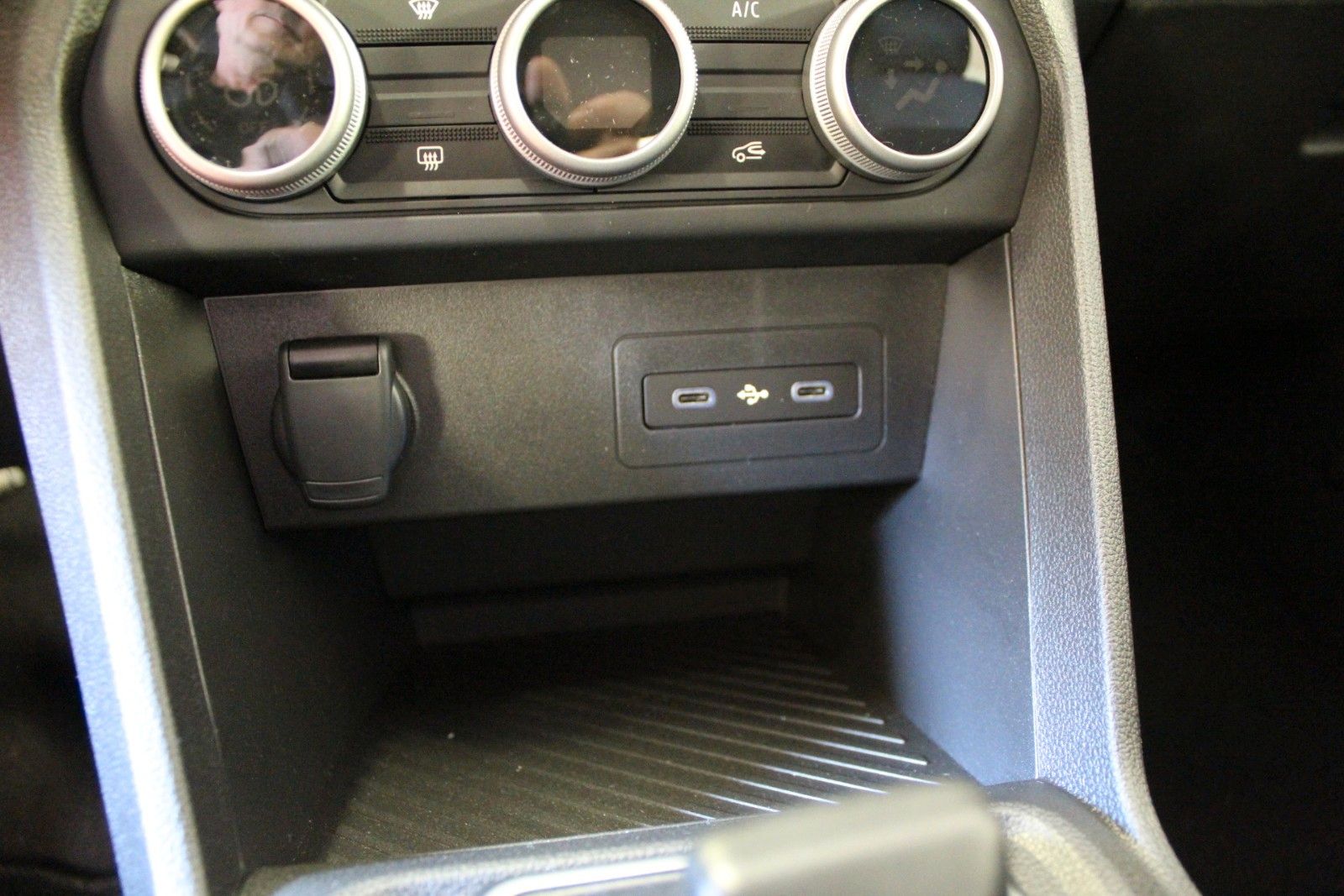 Fahrzeugabbildung Dacia Sandero Expression ECO-G 120 *Sitzhz*LPG*Kamera