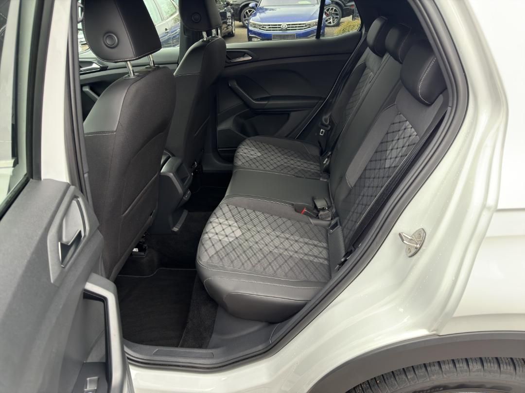 Fahrzeugabbildung Volkswagen T-Cross R-LINE 1.0 TSI.DSG.RFKamera.SH.Keyless.N
