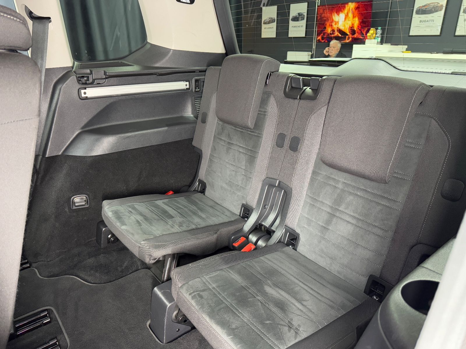 Fahrzeugabbildung Volkswagen Touran Highline|DSG|NAVI|7-SITZER|R-LINE|