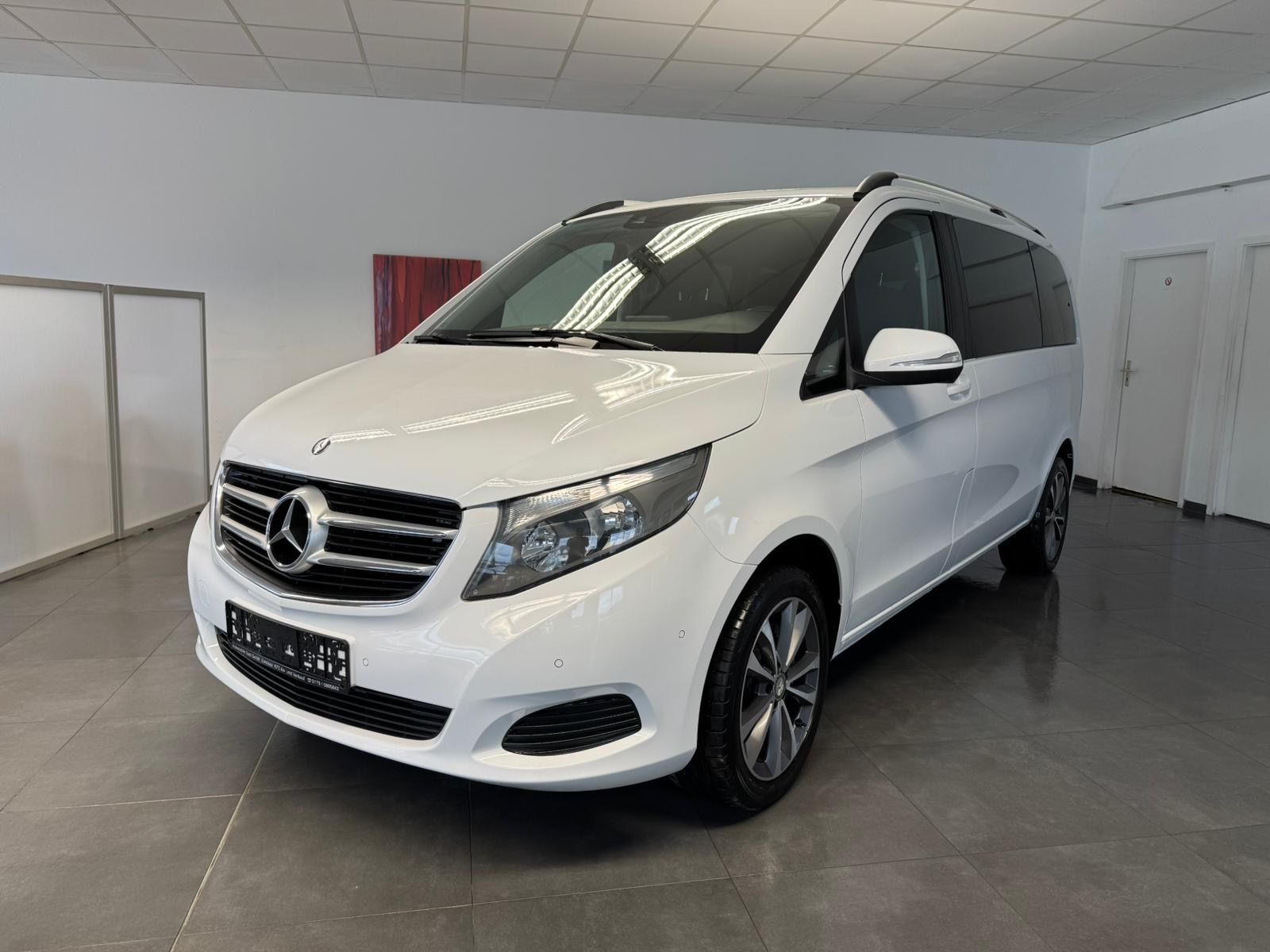 MERCEDES-BENZ V250 4Matic Edition 8Sitzer AHK NAVI TÜV NEU