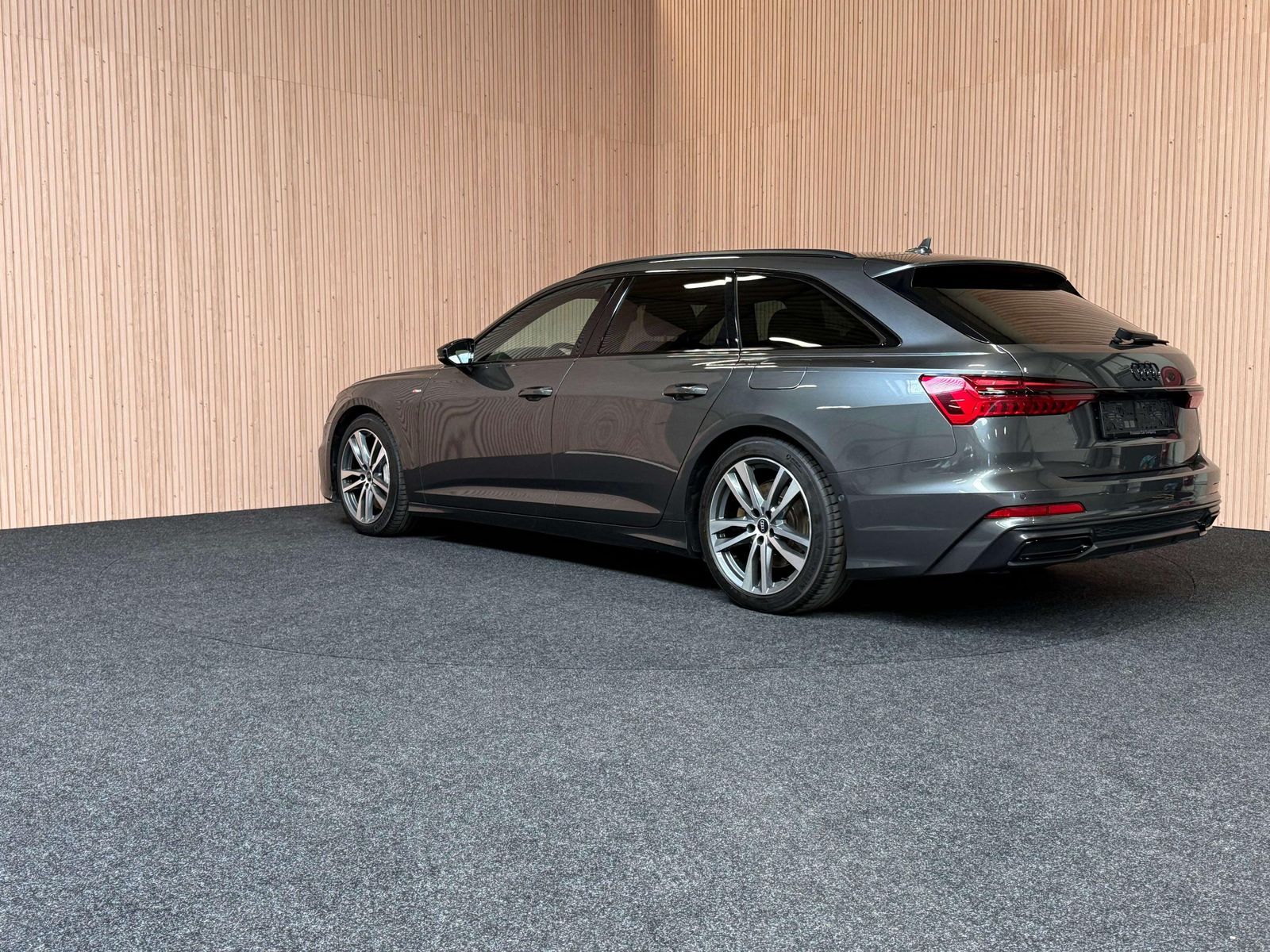 Audi A6 A6 Avant PHEV 50 TFSI e Quattro Sport S troni imagem 3