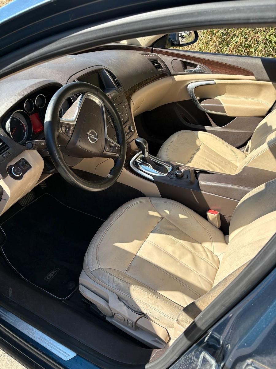 Opel Insignia 2010 — engine 160 HP (118kW)
