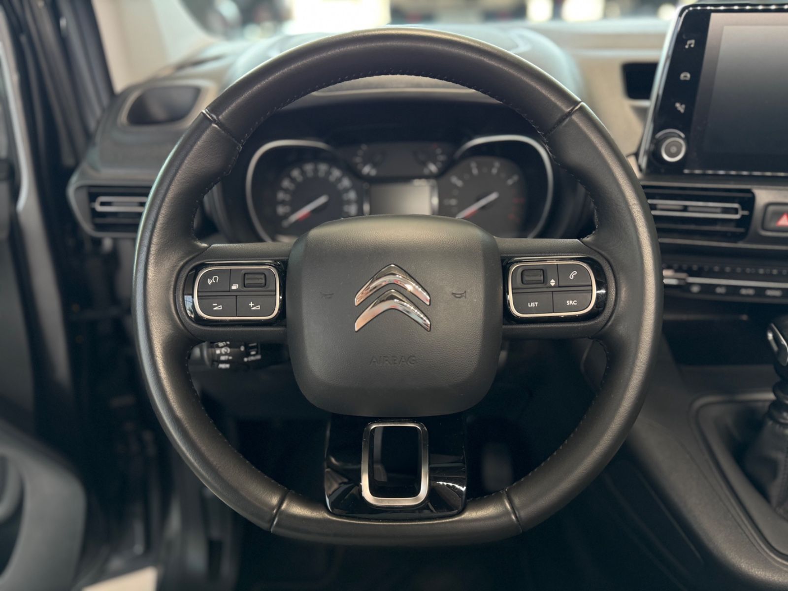 Fahrzeugabbildung Citroën Berlingo 1.5 BlueHDi 130 FAP Shine XL "Camping"