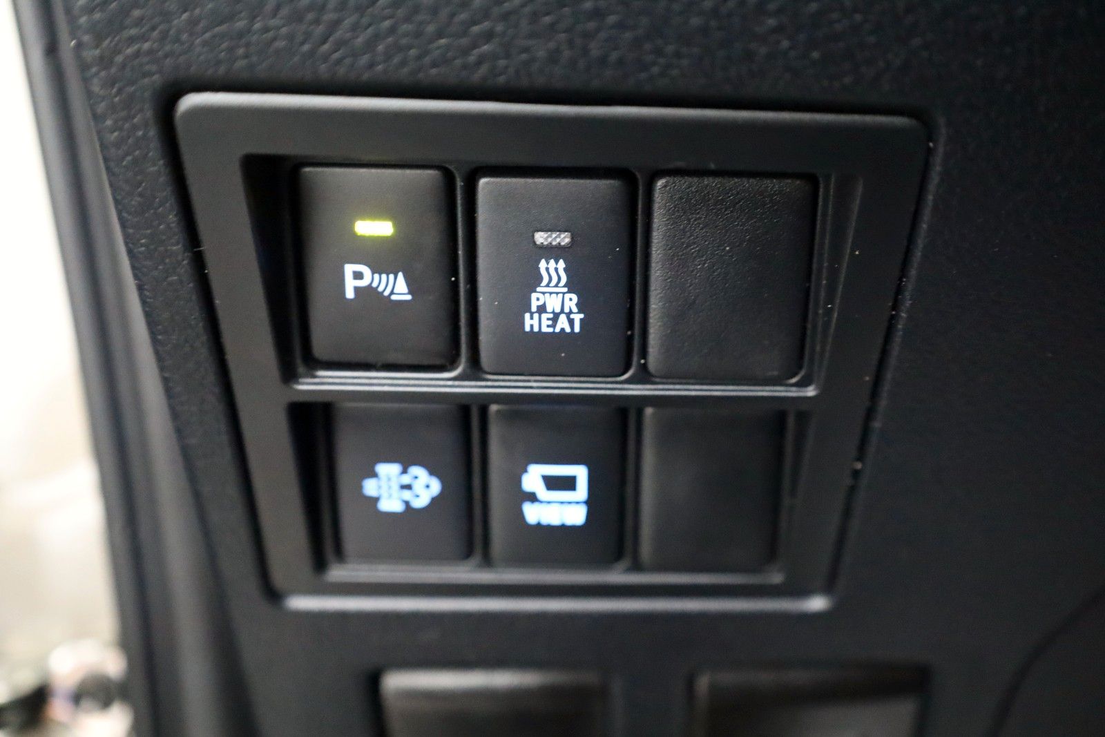 Fahrzeugabbildung Toyota Hilux 2.8 D-4D Invincible,Navi,ACC,  AHK